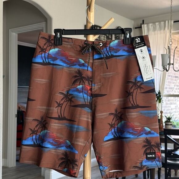 NWT Hurley Board Shorts Swim Phantom Quick Dry 4 Way Stretch Palm Tree Brown - Picture 2 of 8